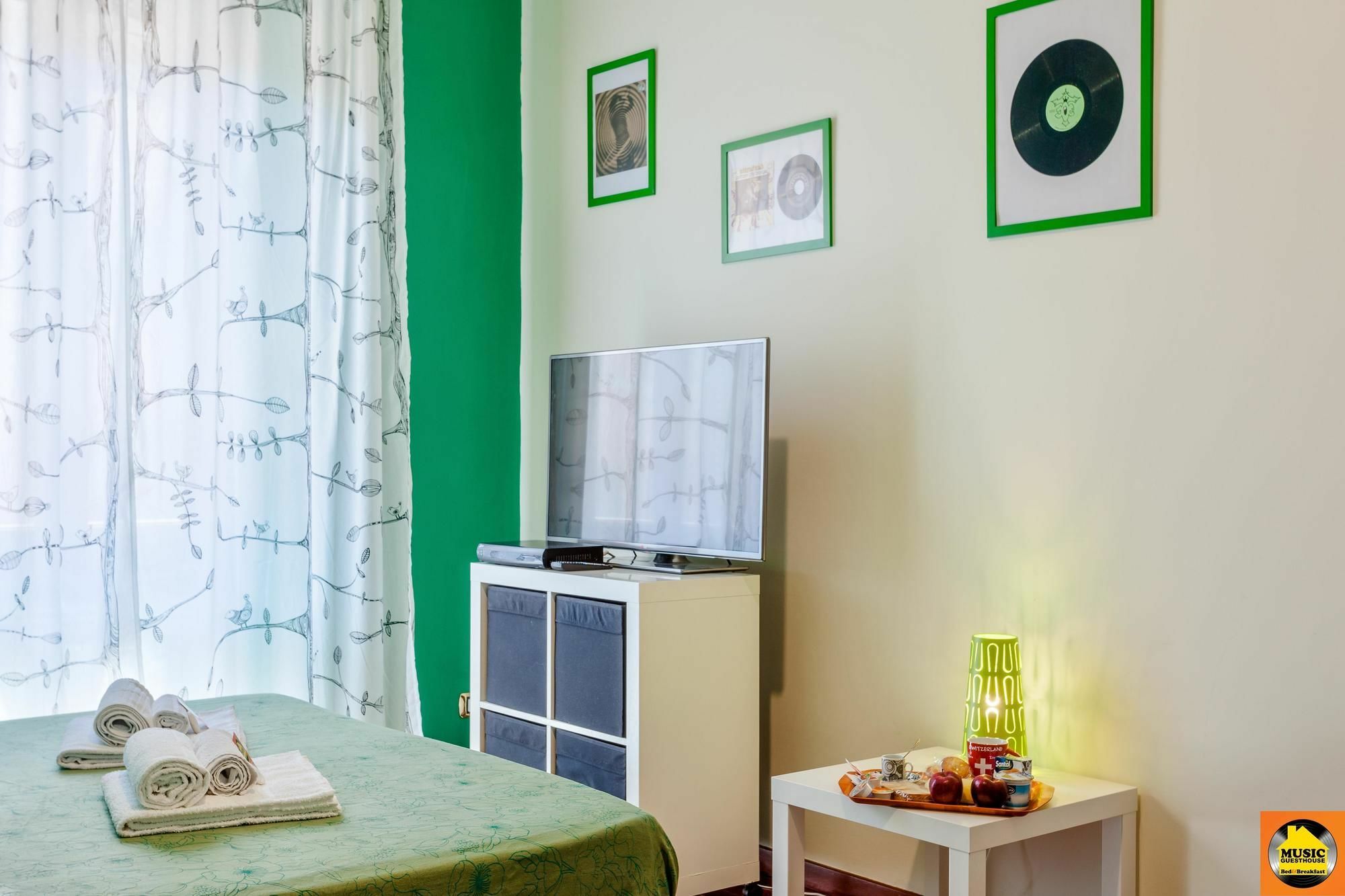 Music Guesthouse Roma Esterno foto
